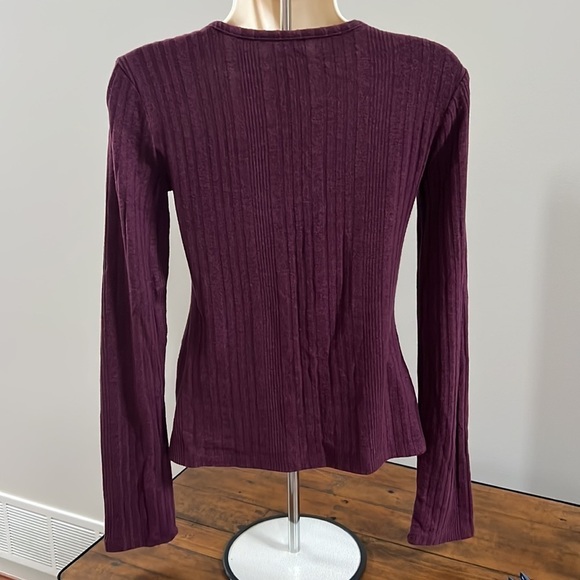 MUDD Women's Ribbed LongSleeve Cranberry Top - Picture 4 of 7